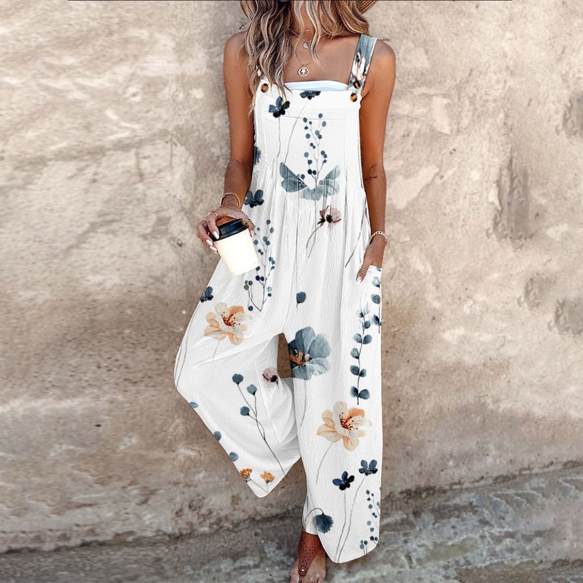 Comfortable printed overalls, detail view