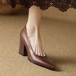 Vera Elegant Structured Pumps
