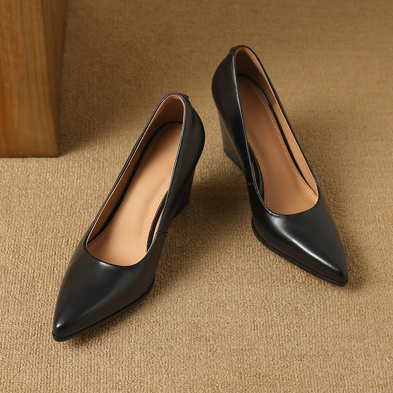 Vera Elegant Structured Pumps