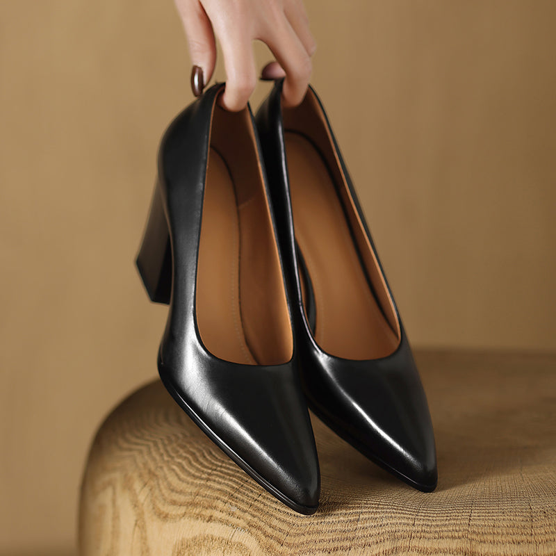 Vera Elegant Structured Pumps