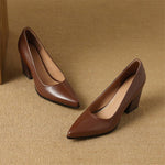 Vera Elegant Structured Pumps