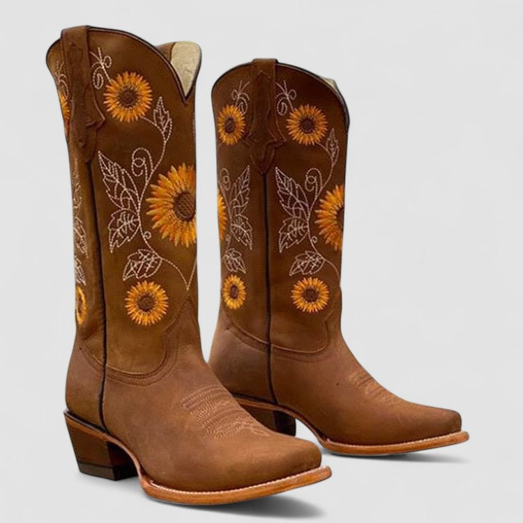 Savannah, Western Boots with Floral Embroidery