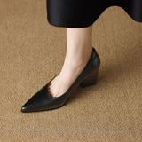 Vera Elegant Structured Pumps