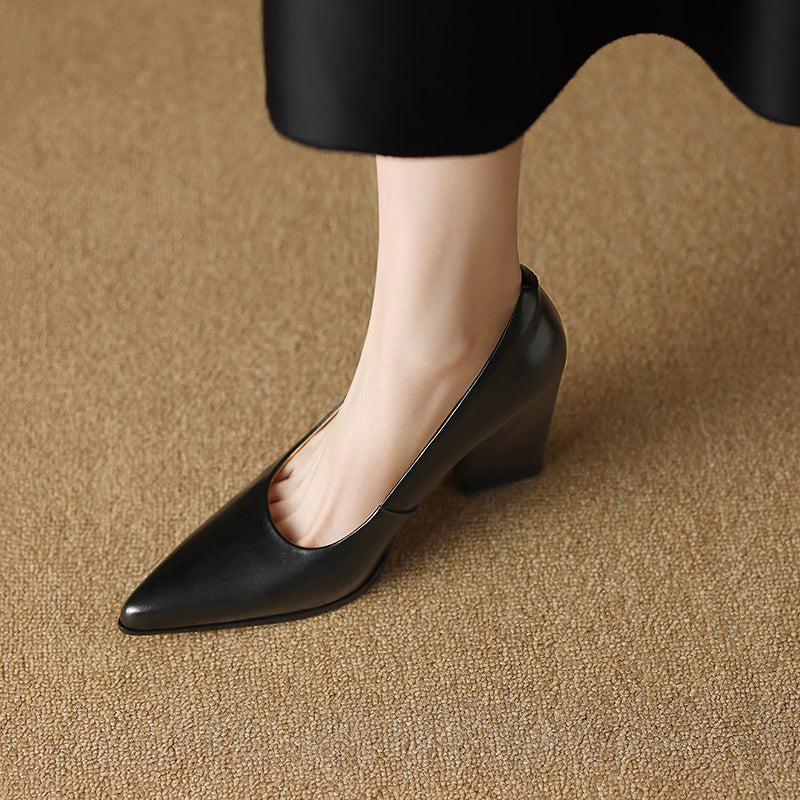 Vera Elegant Structured Pumps