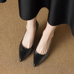 Vera Elegant Structured Pumps