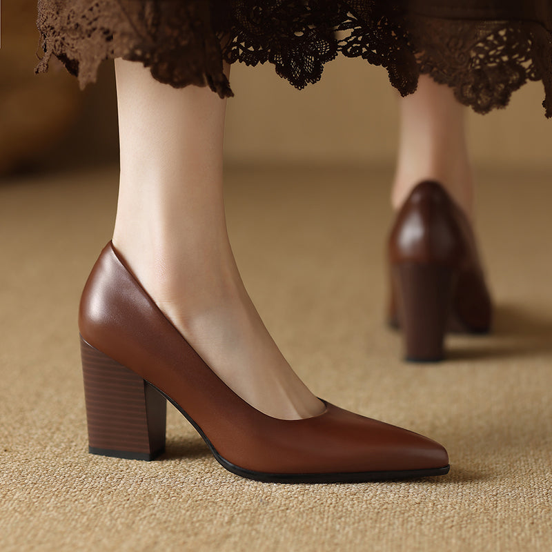 Vera Elegant Structured Pumps