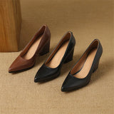 Vera Elegant Structured Pumps