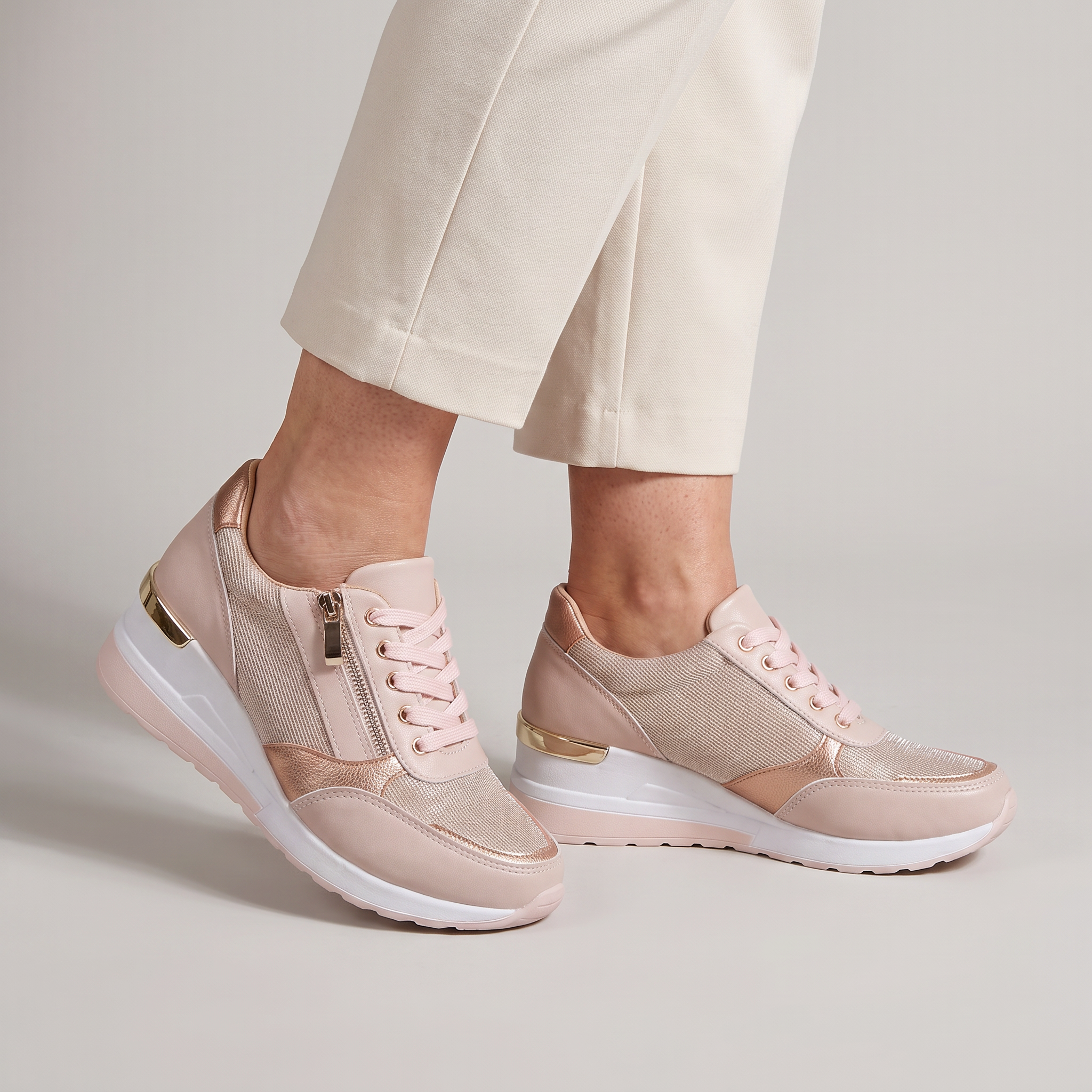 Flora Flexi Zip Women's Trainers
